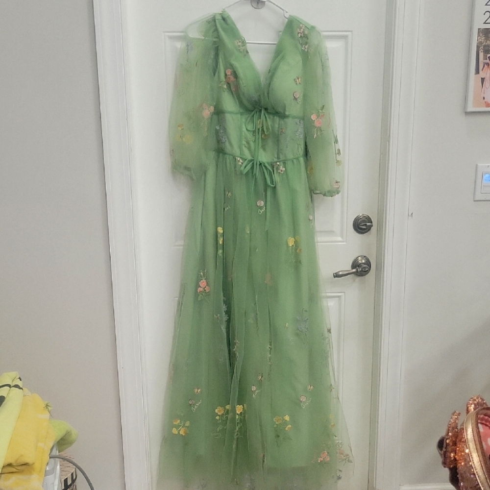 Elegant Green Floral Maxi Dress